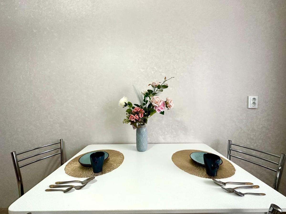 1 Комнатная Драмтеатр 1Bedroom Apartment Ustʼ-Kamenogorsk エクステリア 写真