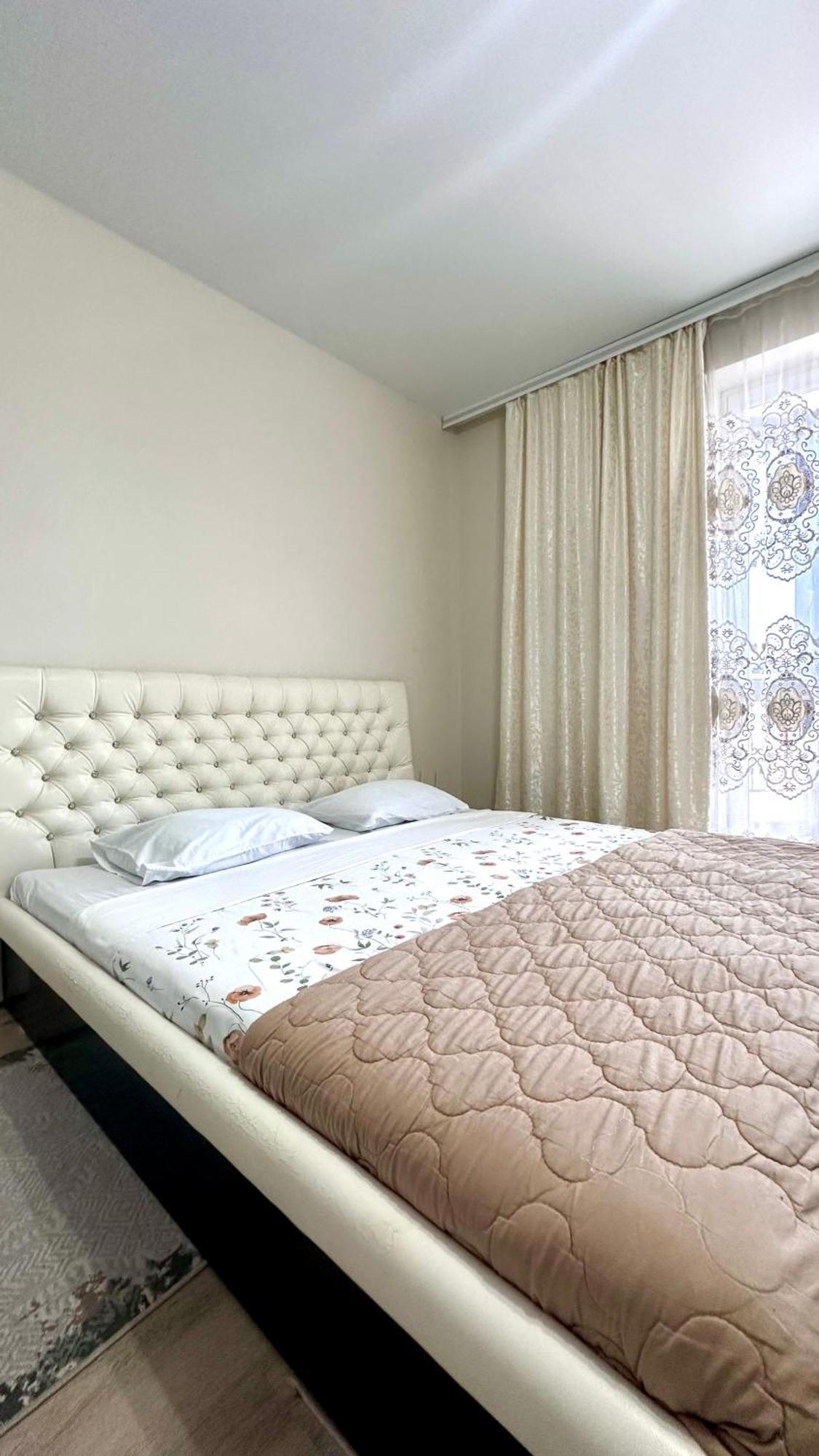 1 Комнатная Драмтеатр 1Bedroom Apartment Ustʼ-Kamenogorsk エクステリア 写真
